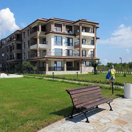 Sea Breeze Burgas Stad